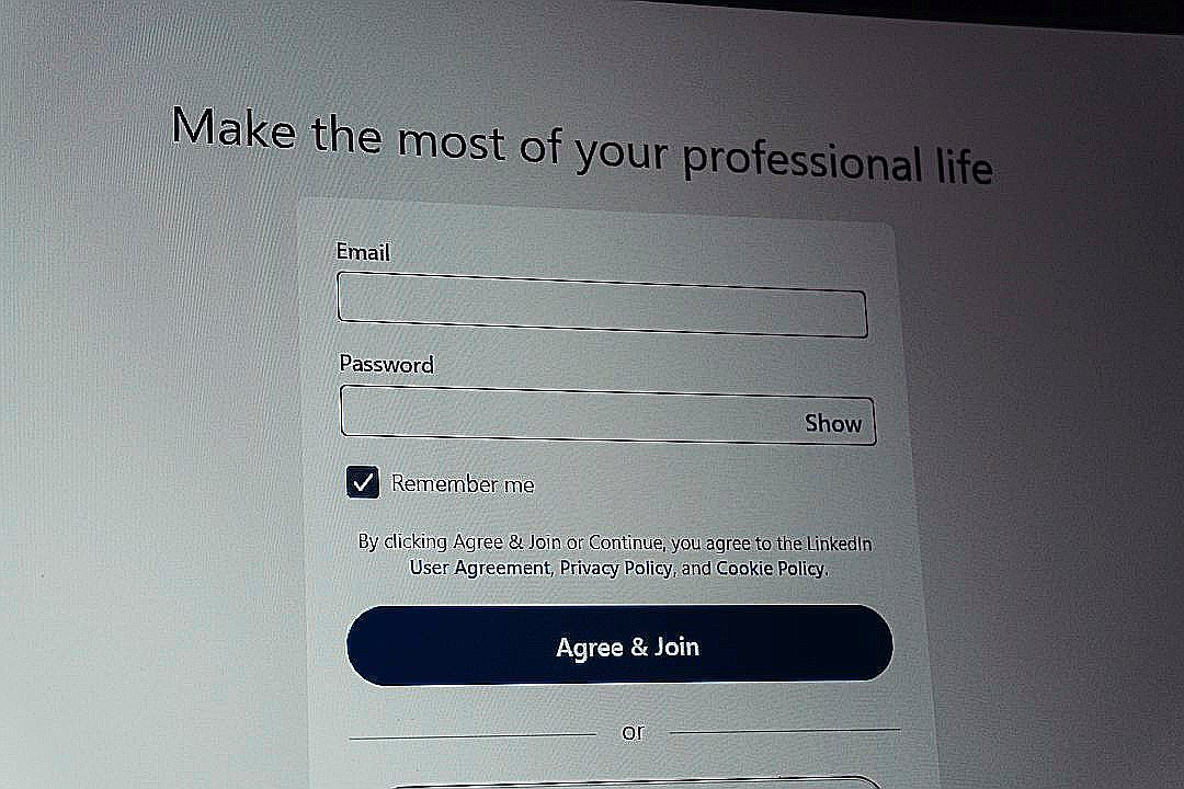 Linkedin login screen with email and password fields
